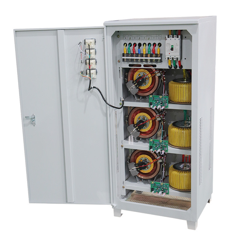 80KVA Üç Fazlı Endüstriyel Voltaj Stabilizatörü Servo Motorlu Otomatik Voltaj Düzenleyicisi 380VAC 400VAC