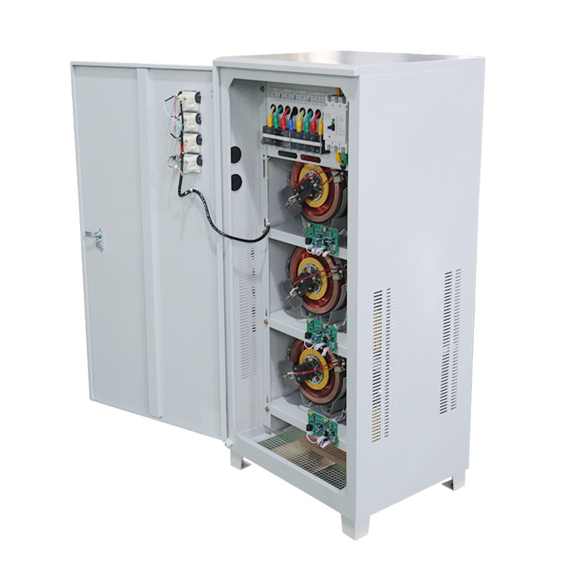 Endüstriyel kullanım için üç fazlı gerilim stabilizatörü 80KVA 80KW Otomatik gerilim düzenleyicisi ve stabilizatör