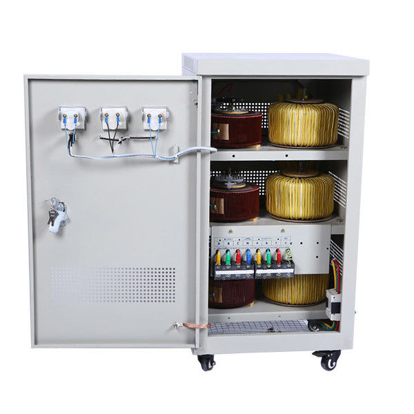Analog Metre Ekranlı 50Hz 60Hz 3 Faz Gerilim Sabitleyici 30kva 420V
